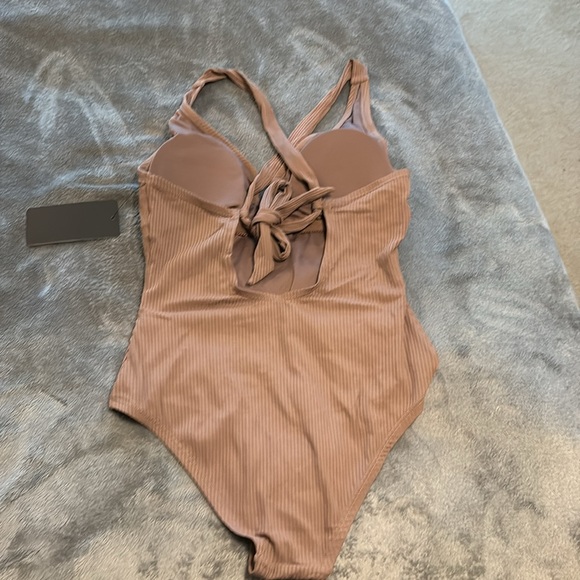 NWT Ribbed One Piece Swimsuit Tan Ring Front L - Picture 6 of 9